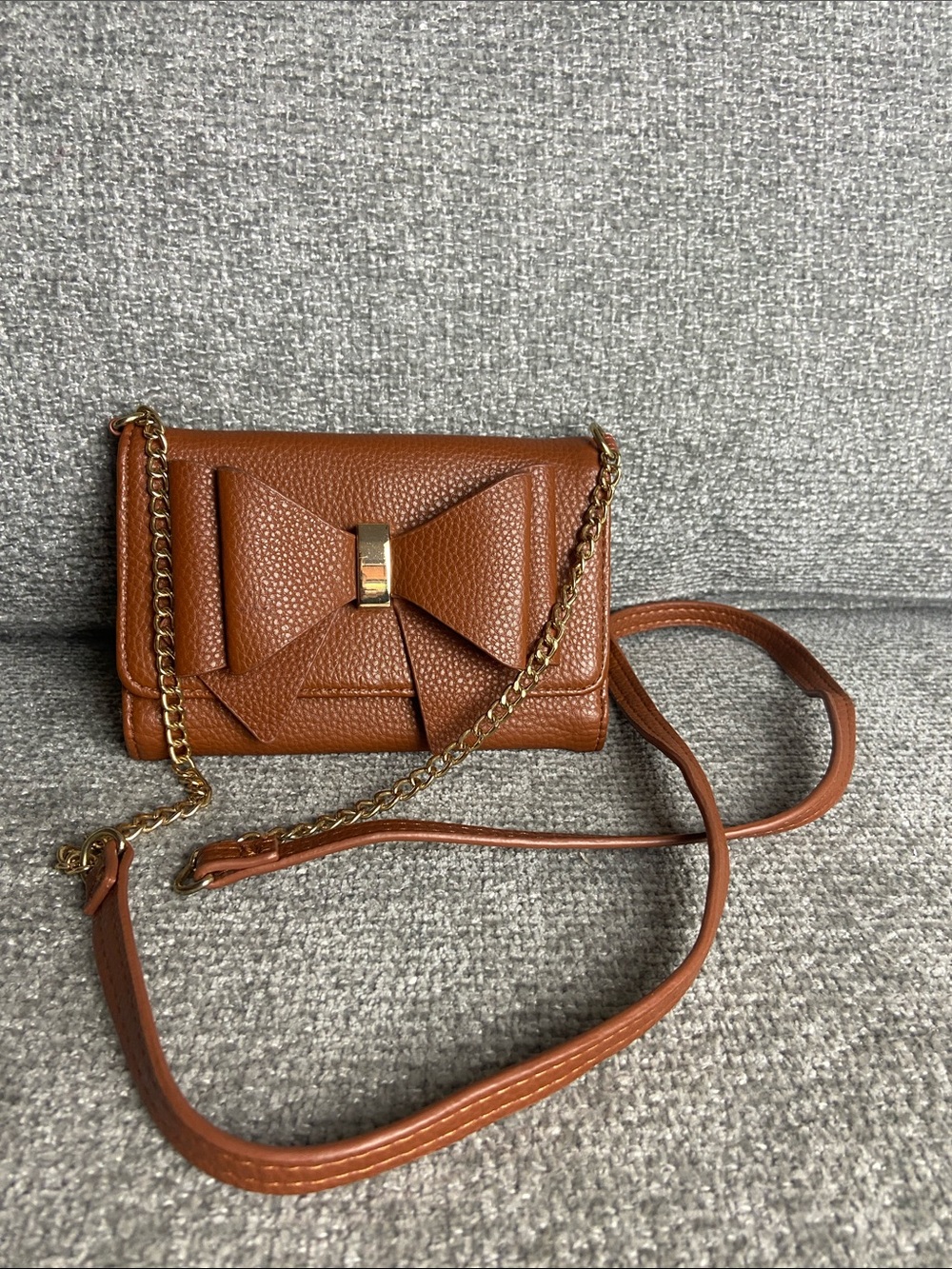 Like Dreams Elegant Tan Bow-Front Chain Strap Crossbody Bag